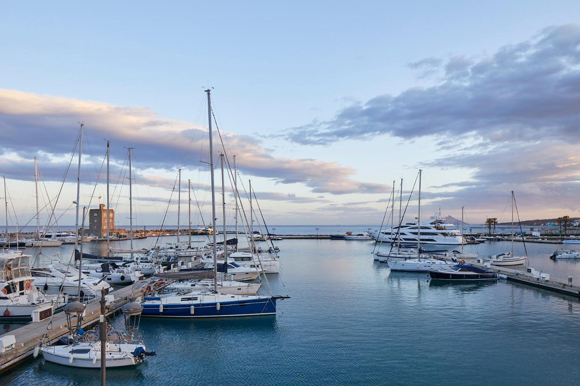 Hotel Mim Sotogrande Club Maritimo Экстерьер фото